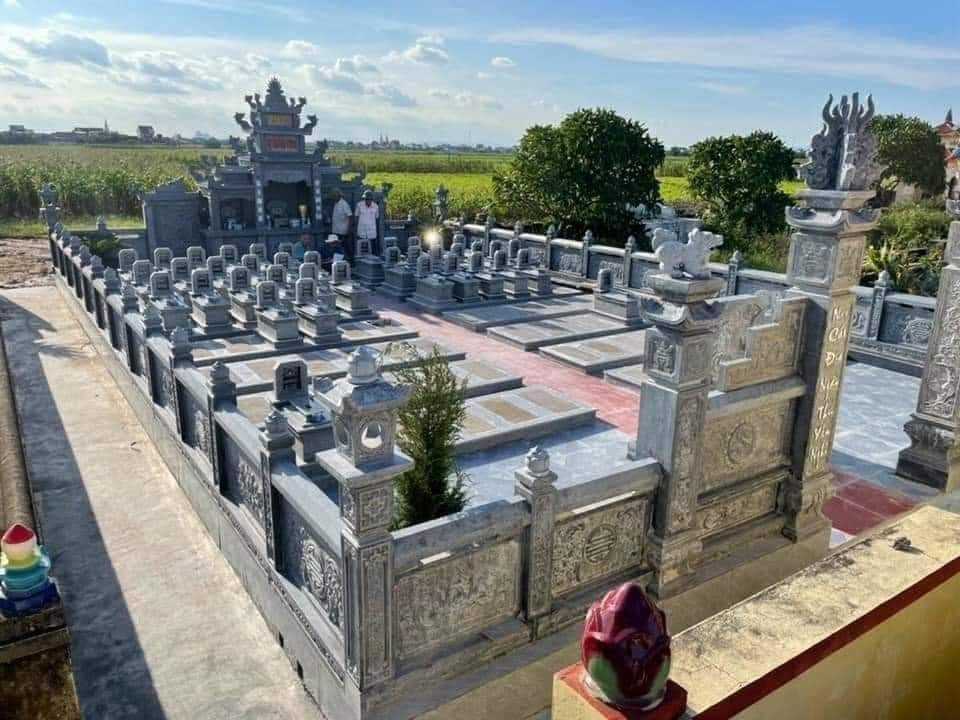 Khuôn viên lăng mộ - KLM12